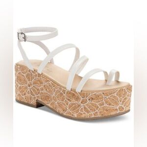 WILD PAIR
Women's Dottye Platform Sandals